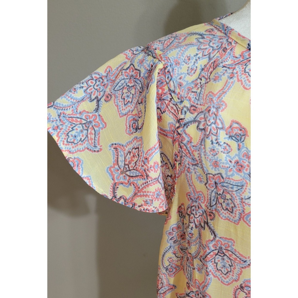 Hope & Harlow Lightweight Flutter Sleeve Rayon Top - Picture 5 of 5